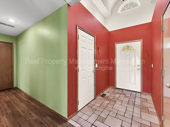 5th image of 1111 W Poplar