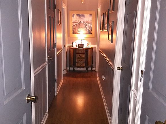 5th image of 475 Lakeview Dr