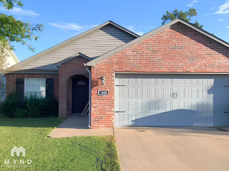 2668 Chapel Creek Dr — Photo 1