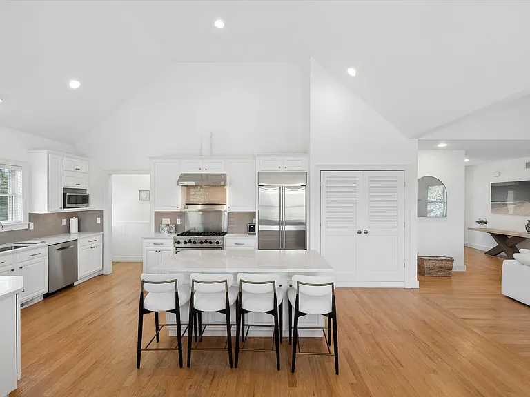 10 Peconic View Ct — Photo 6