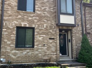 6069 Hollow Hill Ln, Springfield, VA 22152