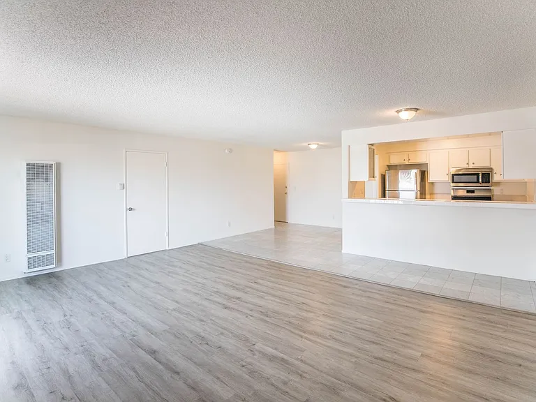 35 24th Ave #4 — Photo 1