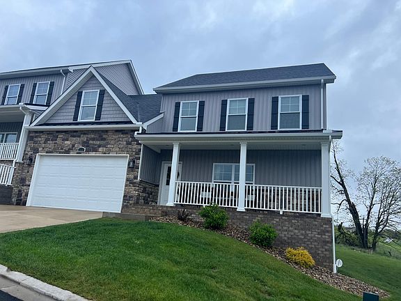 2nd image of 212 Red Oak Ln