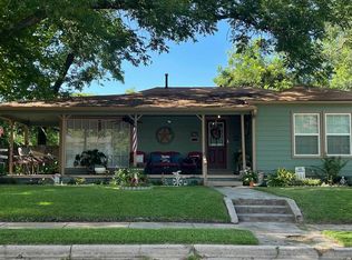 516 W Buchanan St, Mineola, TX 75773
