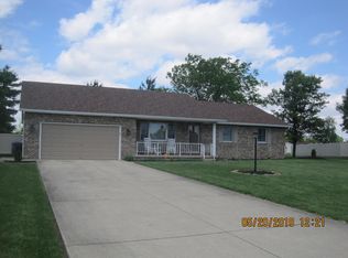 1512 Greensview Ln, Washington Court House, OH 43160