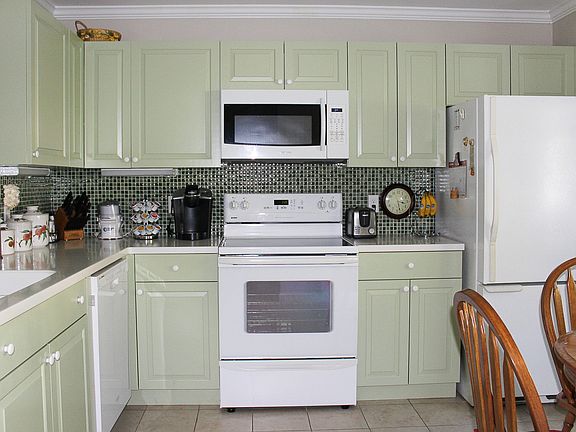 4th image of 1 Bristol Woods Dr #D