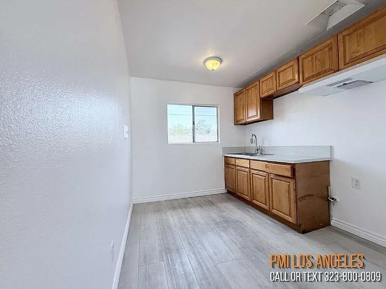 8306 S Main St #4 — Photo 5