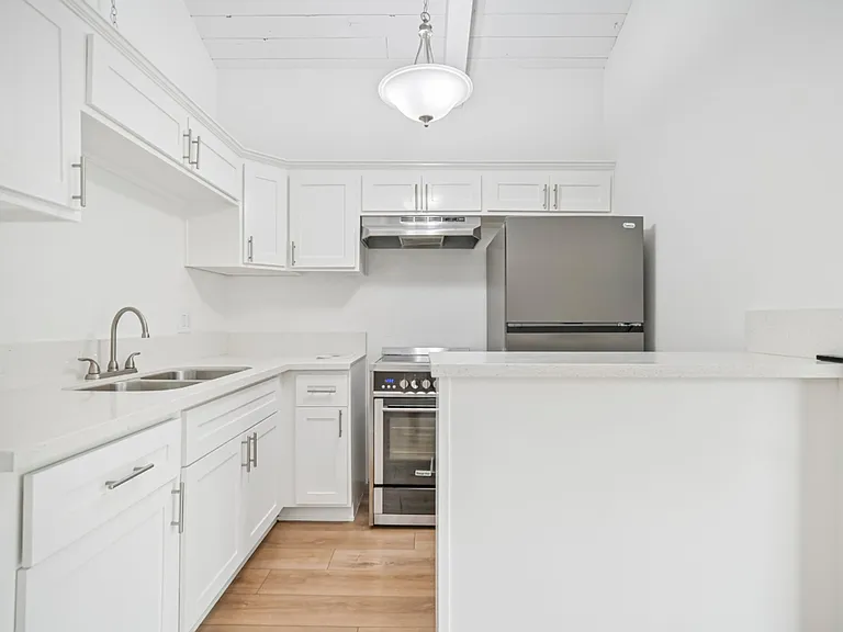 Sherman Garden Apts.. Gorgeous Newly Remodeled Apartments!! CALL NOW! — Photo 42