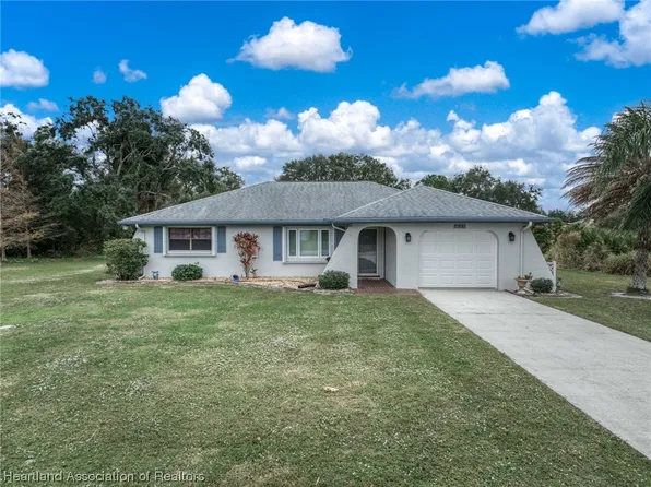 1633 Meadowbrook St, Lake Placid, FL 33852