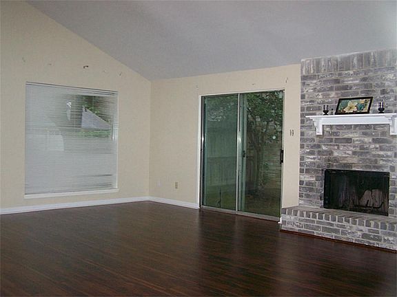 4th image of 1815 Meadowlocke Ln