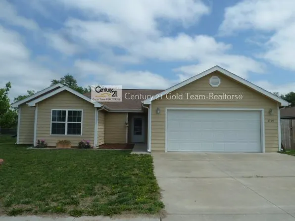 1709 W 14th Street Pl, Junction City, KS 66441