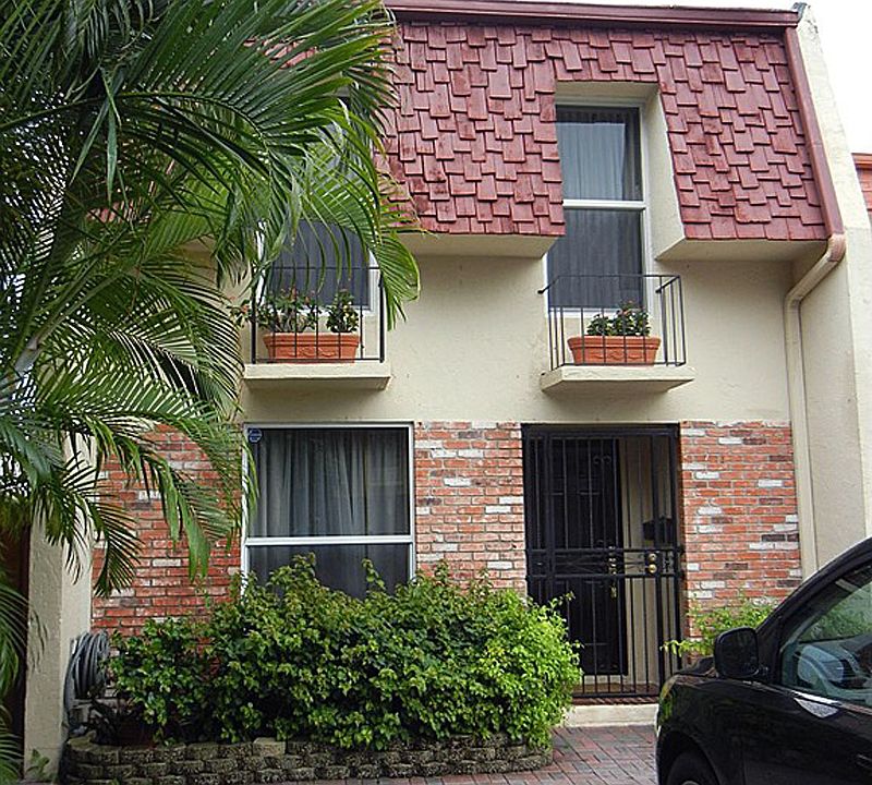 1st image of 13515 NE 20th Ct