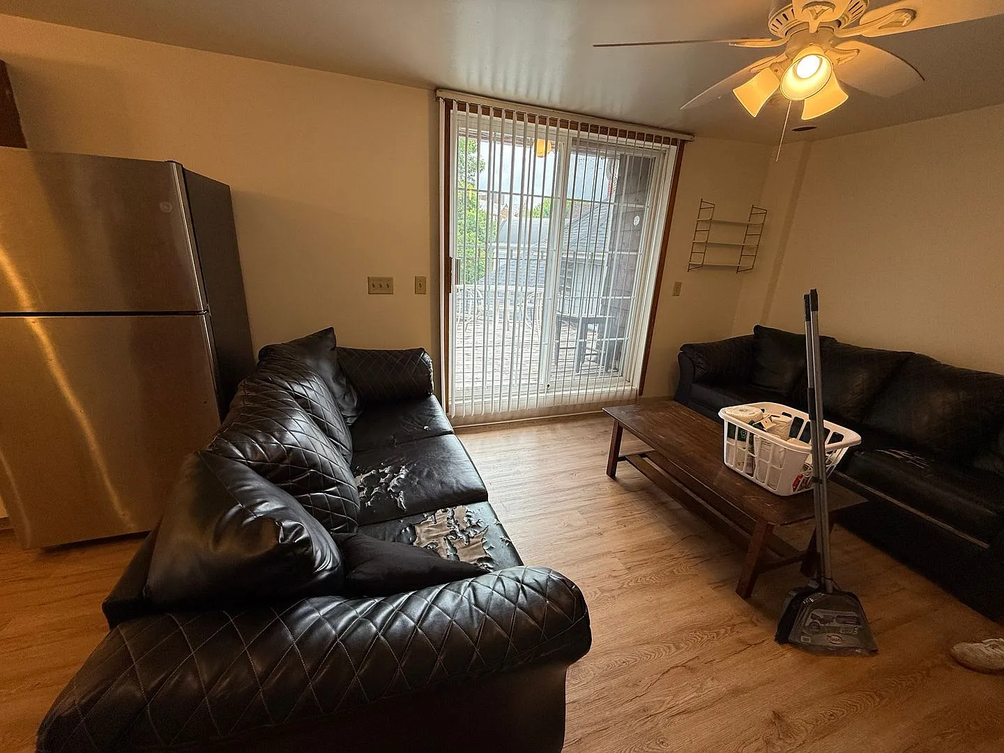 5 bedroom with Balcony on Langdon St! — Photo 2