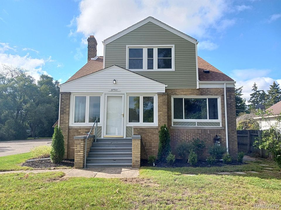 1st image of 37511 W Huron River Dr
