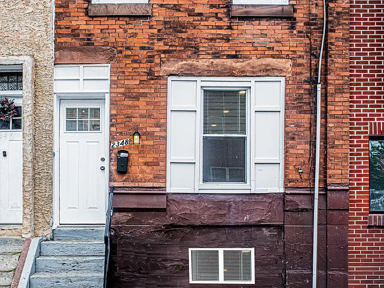 2348 Moore St — Photo 9