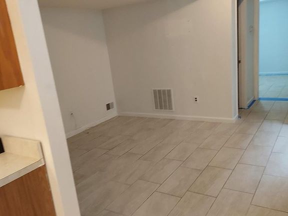 5th image of 308 Alverson Ave