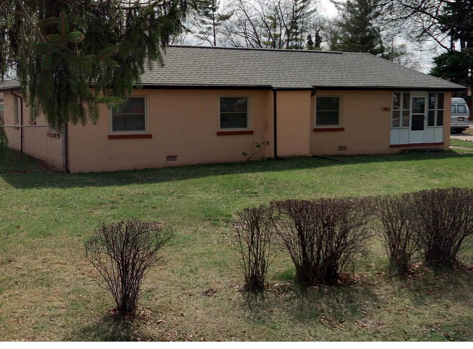 1961 Hopkins Ave photo 1