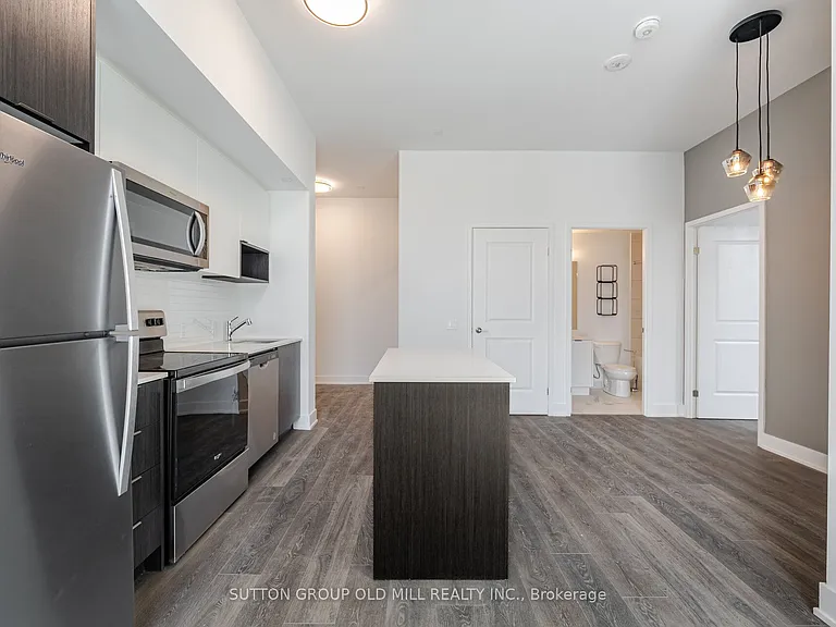 204 Burnhamthorpe Rd E #104 — Photo 14