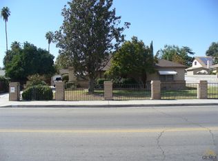 909 Castro Ln, Bakersfield, CA 93304