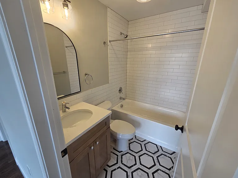 154 Oliver St #2 — Photo 15