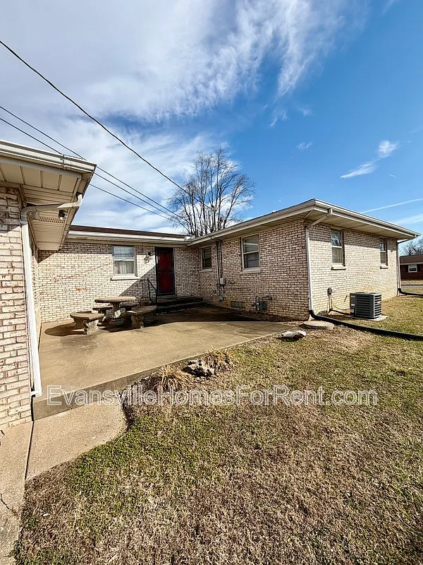 Building Photo - 3600 Sweetser Ave