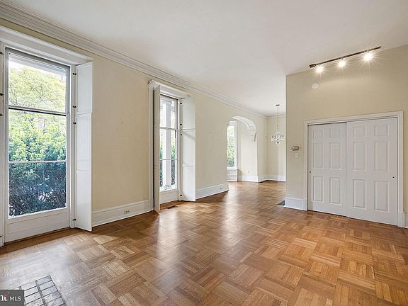4th image of 1401 Delaware Ave