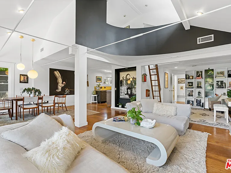 340 5th Ave — Photo 9