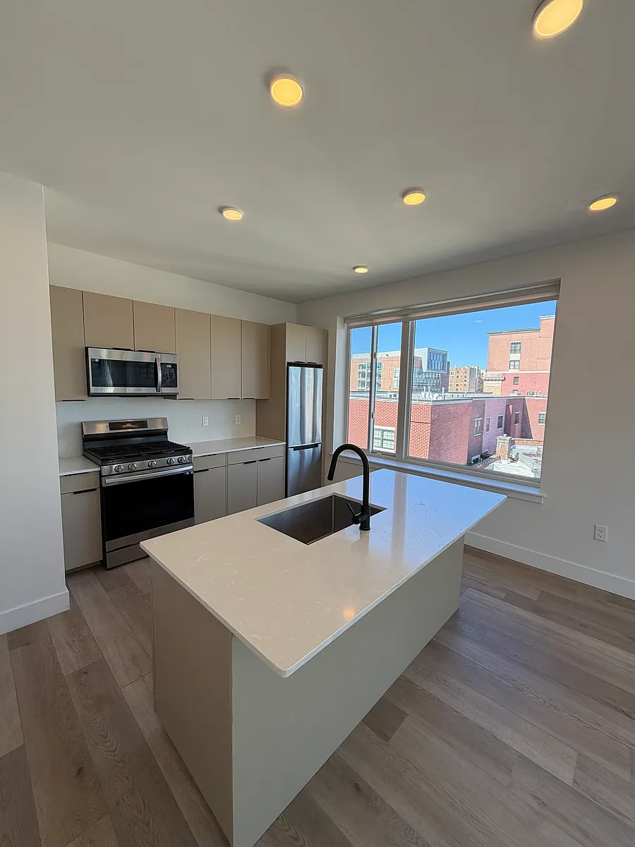Building Photo - 293 Fairmount Ave #504