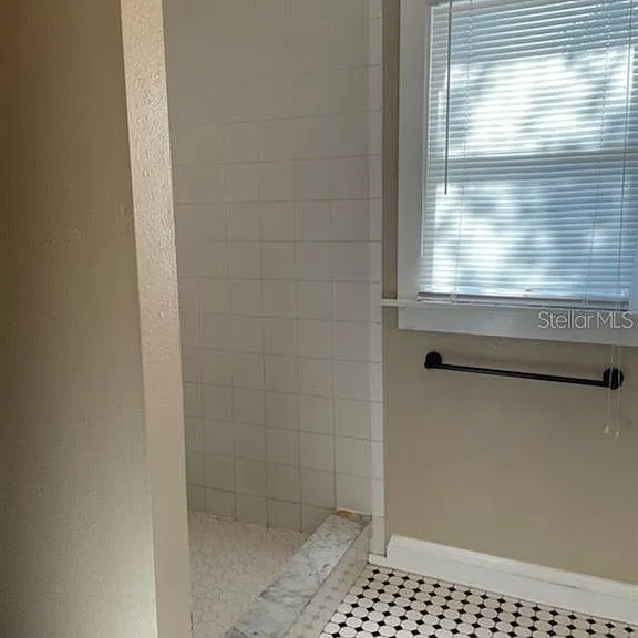807 1/2 S Fremont Ave #UPPER — Photo 20