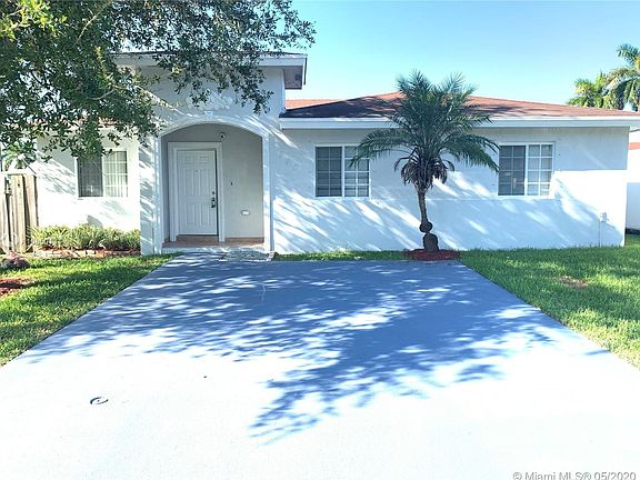 3rd image of 840 SW 7th Plz