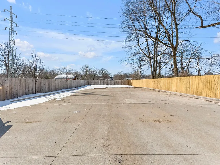 280 E Loudon Ave #101 — Photo 2