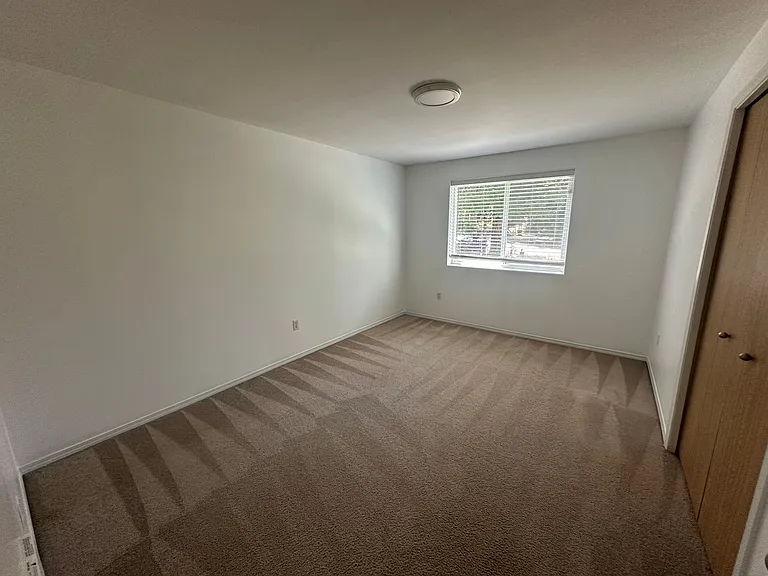 18524 Woodside Dr SE — Photo 15
