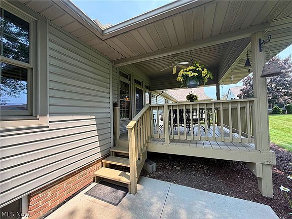 5th image of 793 Beverly Ave