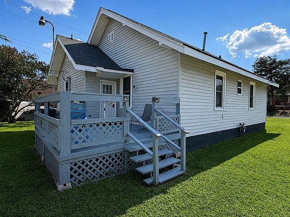 3rd image of 6 Cedar St