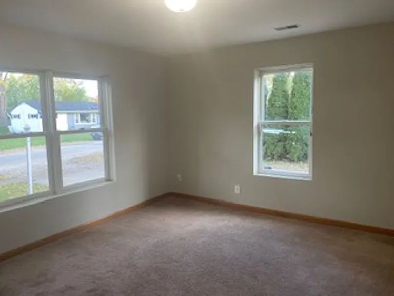 1012 Warner Ave — Photo 6