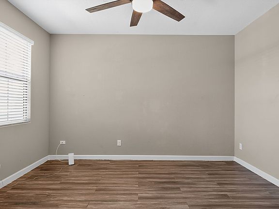 4th image of 3529 N Brooklyn Dr