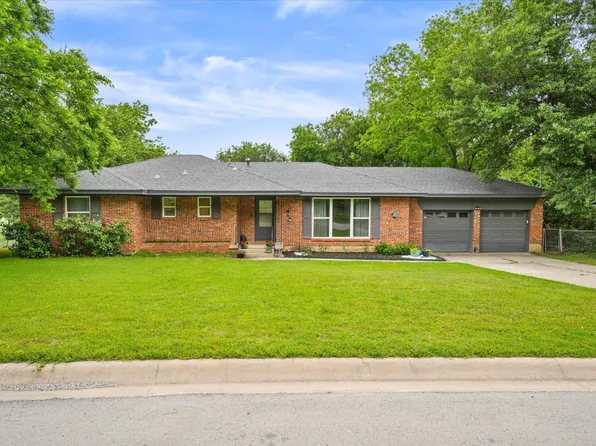 2703 Rockwood Ln, Denton, TX 76209