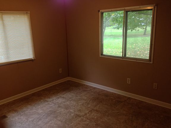 3rd image of 7001 Vinewood Ave NE