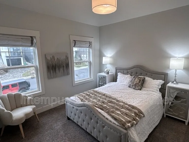 928 Southside Pl — Photo 18