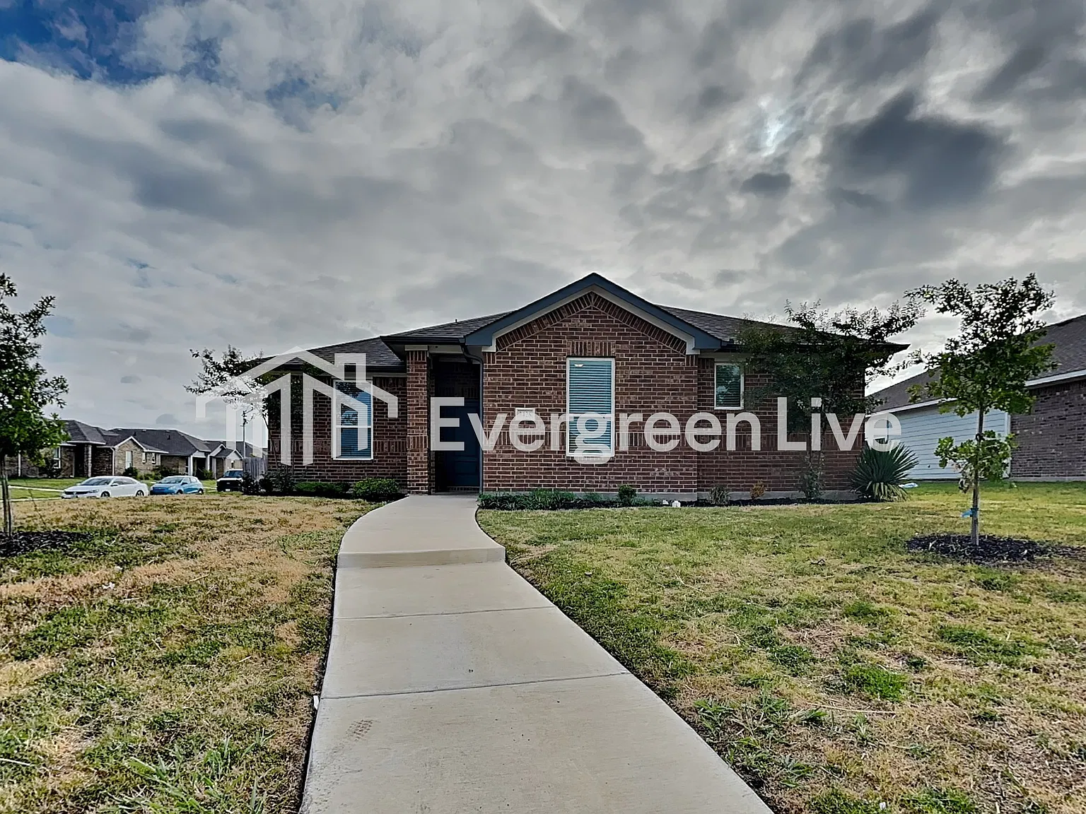 4 bed, 2.0 bath, 2008 sqft, $2,195 — Photo 1