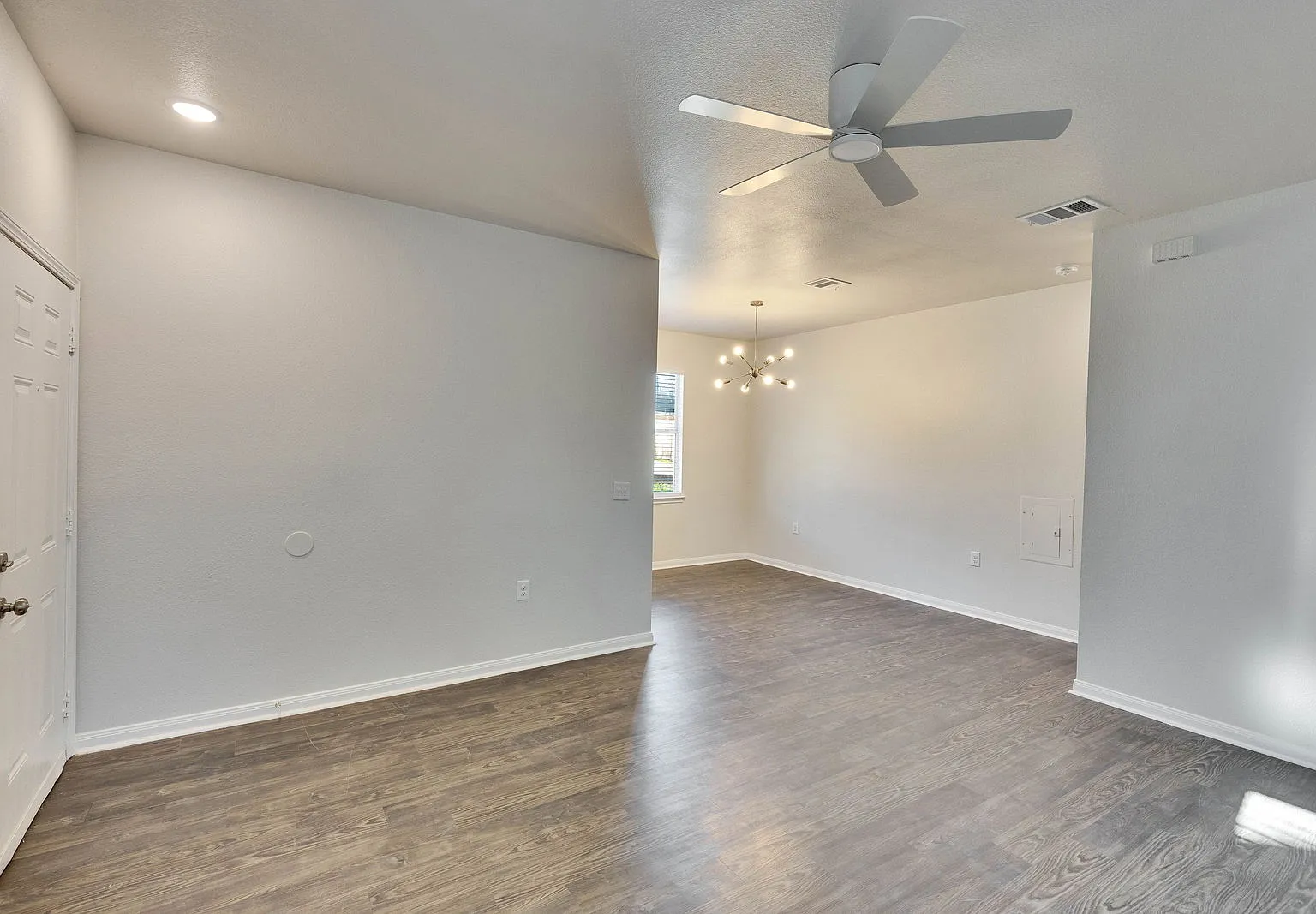 4 bed, 2.0 bath, 1500 sqft, $1,850 — Photo 4