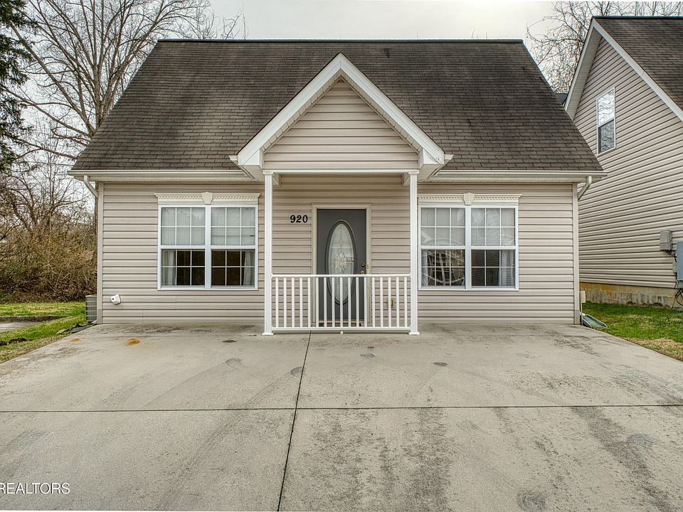 1st image of 920 Hazelbrook Way