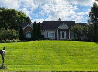 1856 Mist Wood Dr, Howell, MI