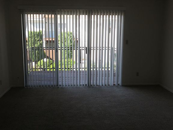 3rd image of 870 B Ave #404