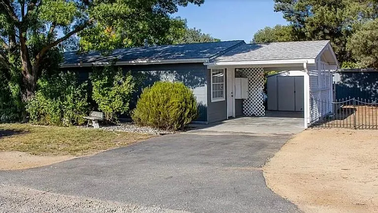 1367 1/2 Vineyard Dr — Photo 1