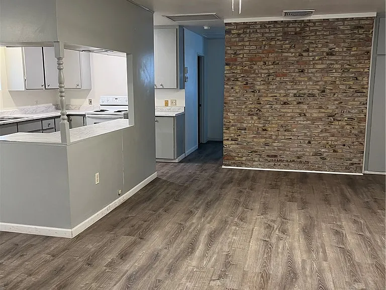 2040 Swan Cv N — Photo 4