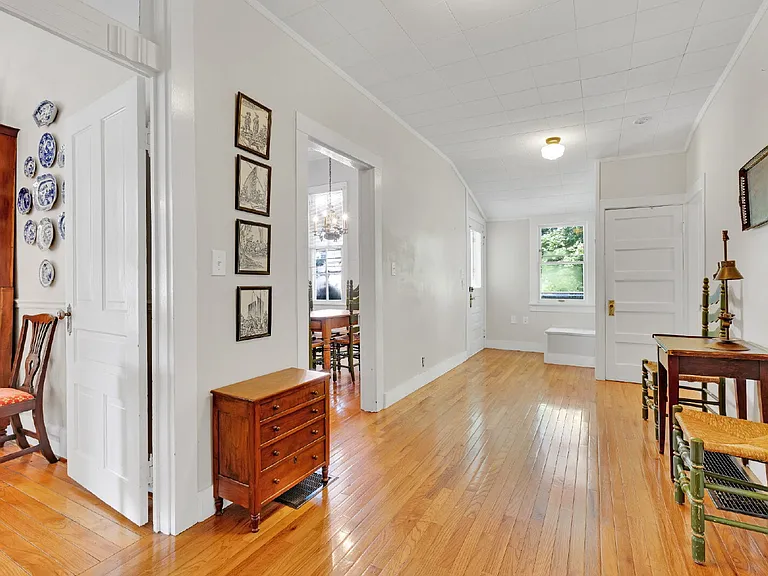 221 N Walnut St — Photo 21