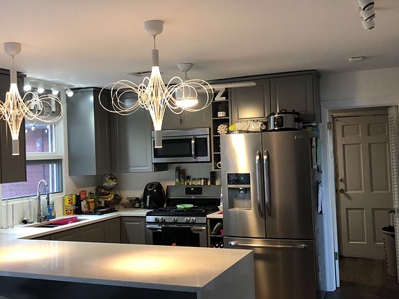 4th image of 450 Finch Dr