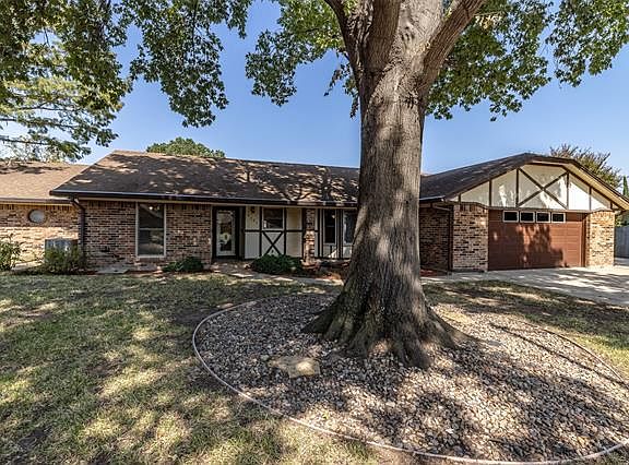 2nd image of 8405 Springhill Ct
