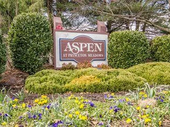 611 Aspen Dr, Plainsboro, NJ 08536